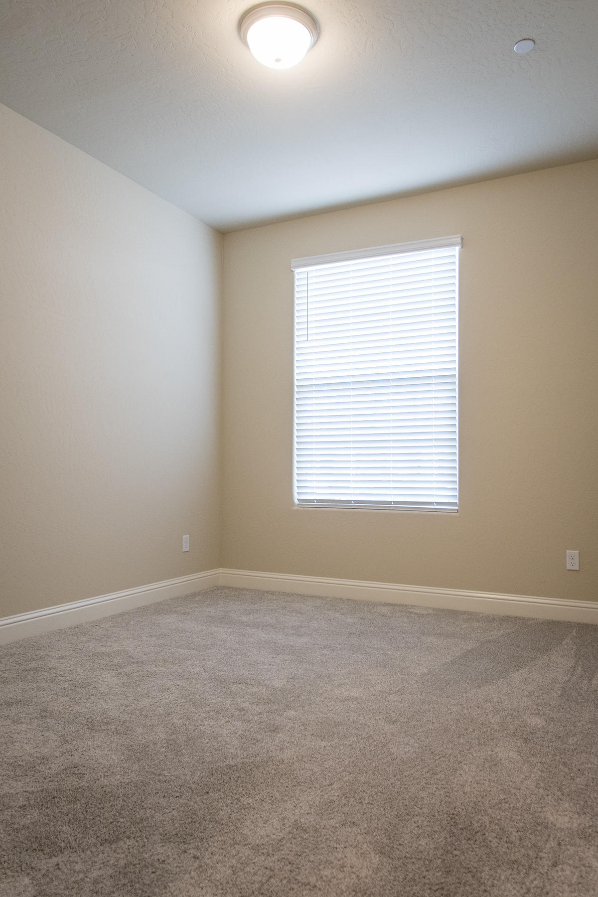 681 Strada Street Lemoore, CA 93245 - Photo 30 of 33 29