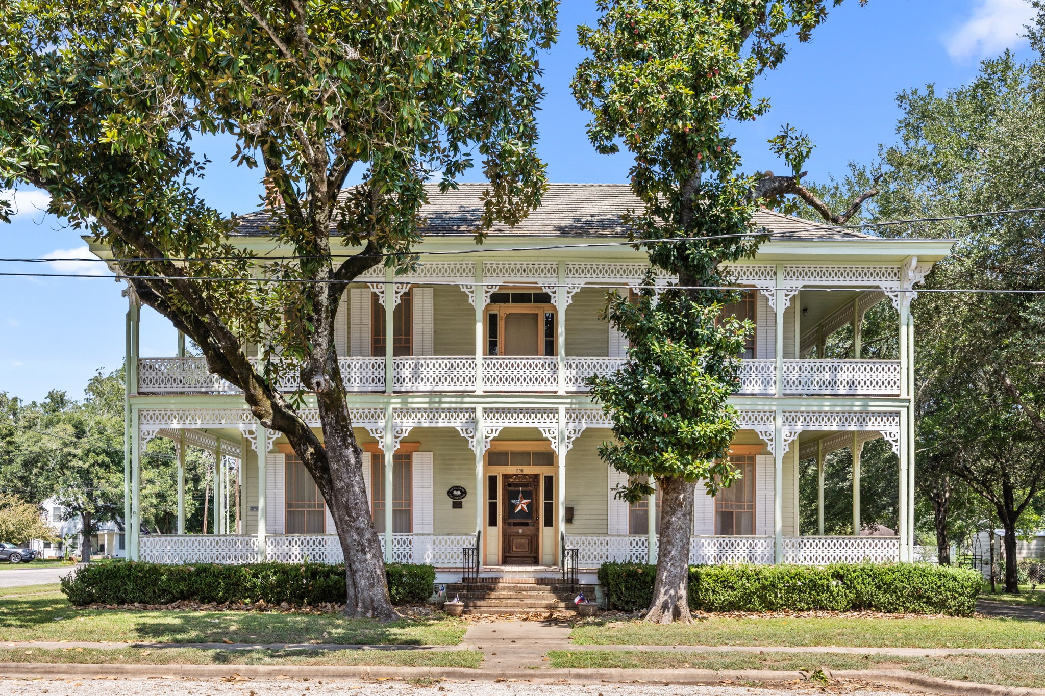 a front view of a residential houses