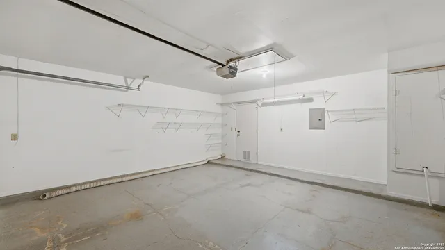 a view of utility room