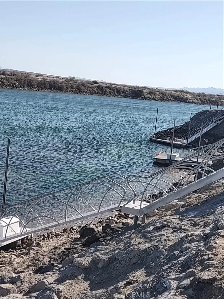 554 Beach Needles Ca Needles, CA 92363 - Photo 31 of 31 View Up River