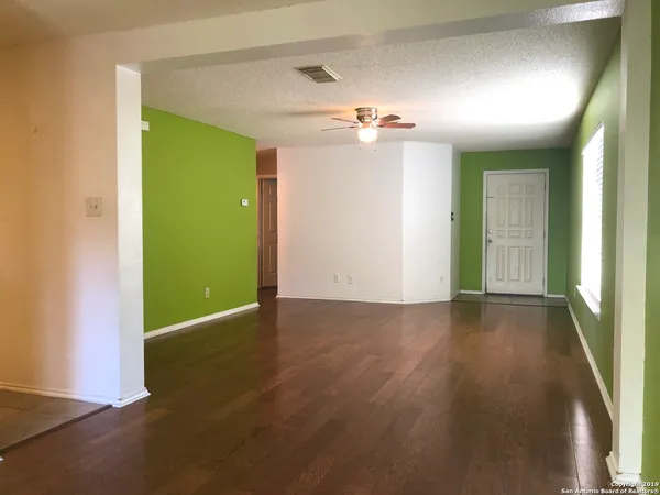 $1,400 | 10718 Vollmer Lane, San Antonio, TX 78254