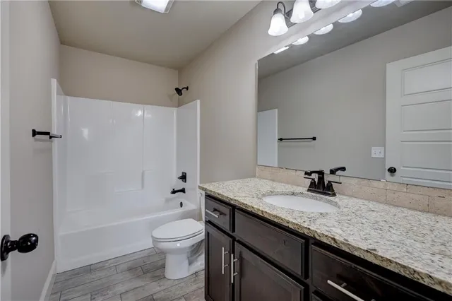 $397,900 | 501 Anita Drive, Carl Junction, MO 64834