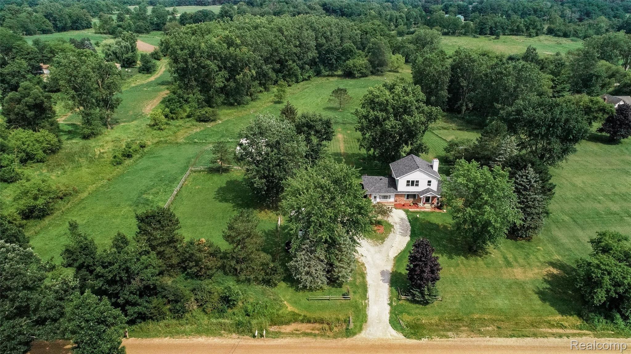 8110 Linden Road Fenton, MI 48430 - Photo 3 of 58 Linden (54).jpg