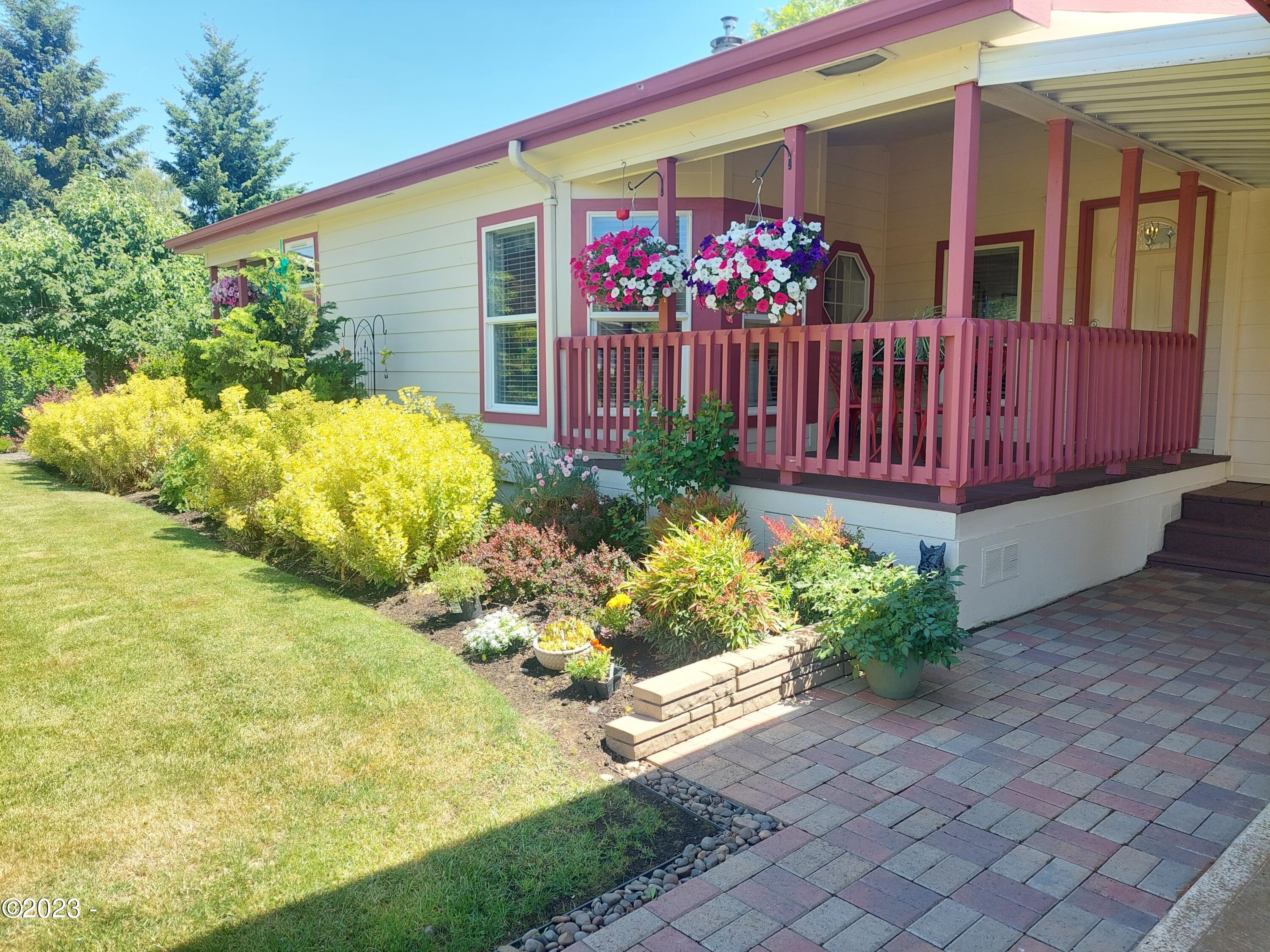 655 Northeast Burnett Road McMinnville, OR 97128 - Photo 35 of 44 Manicured Lawn