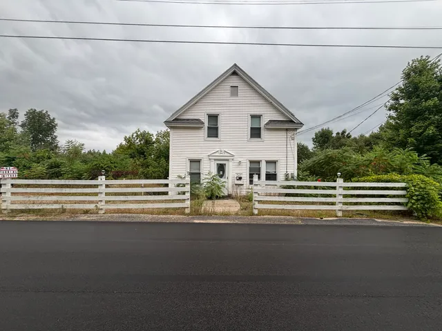 $68,900 | 423 High Street, Rumford, ME 04276