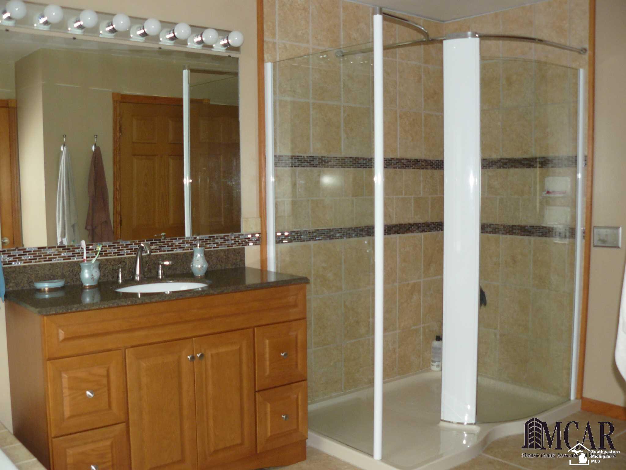 7855 War Road Newport, MI 48166 - Photo 21 of 45 21495658-20.JPG