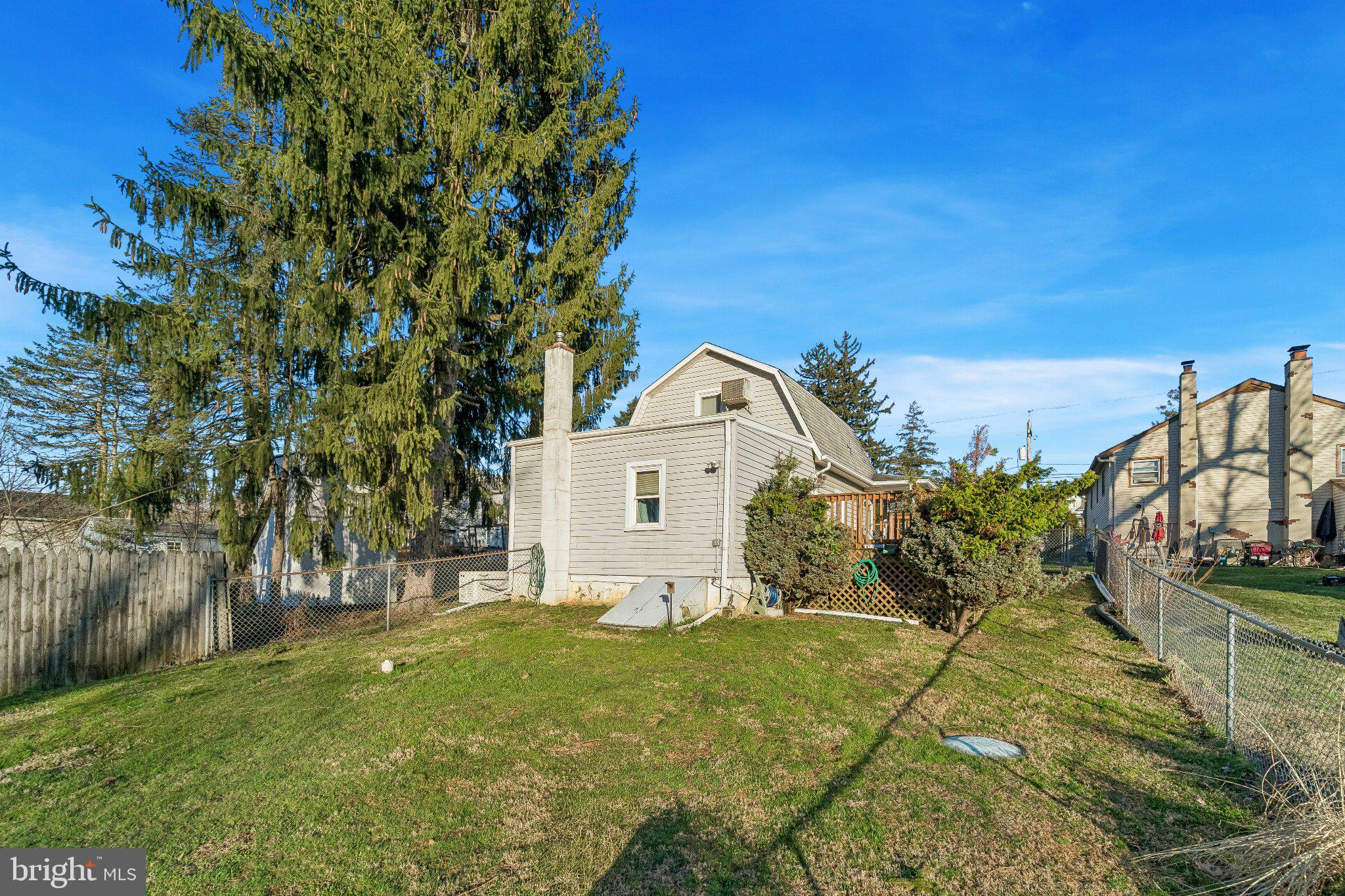309 Dutton Mill Road Brookhaven, PA 19015 - Photo 20 of 24 Charming home with spacious yard.