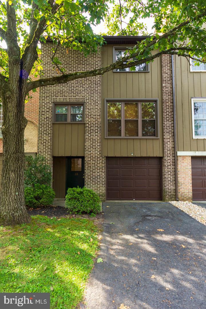 18 Club Lane Reading, PA 19607 - Photo 1 of 20 Gallery Image 1