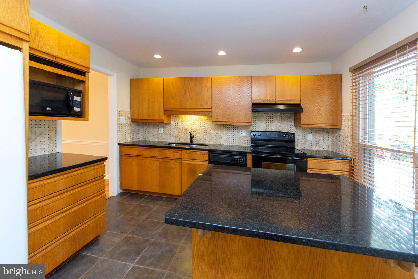 18 Club Lane Reading, PA 19607 - Photo 6 of 20 Gallery Image 6