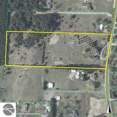 1361 North West Silver Lake Road Traverse City, MI 49685 - Photo 20 of 25 1737873-19.JPG