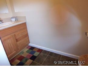 12 Bridgestone Road Swannanoa, NC 28778 - Photo 5 of 11 Gallery Image 5