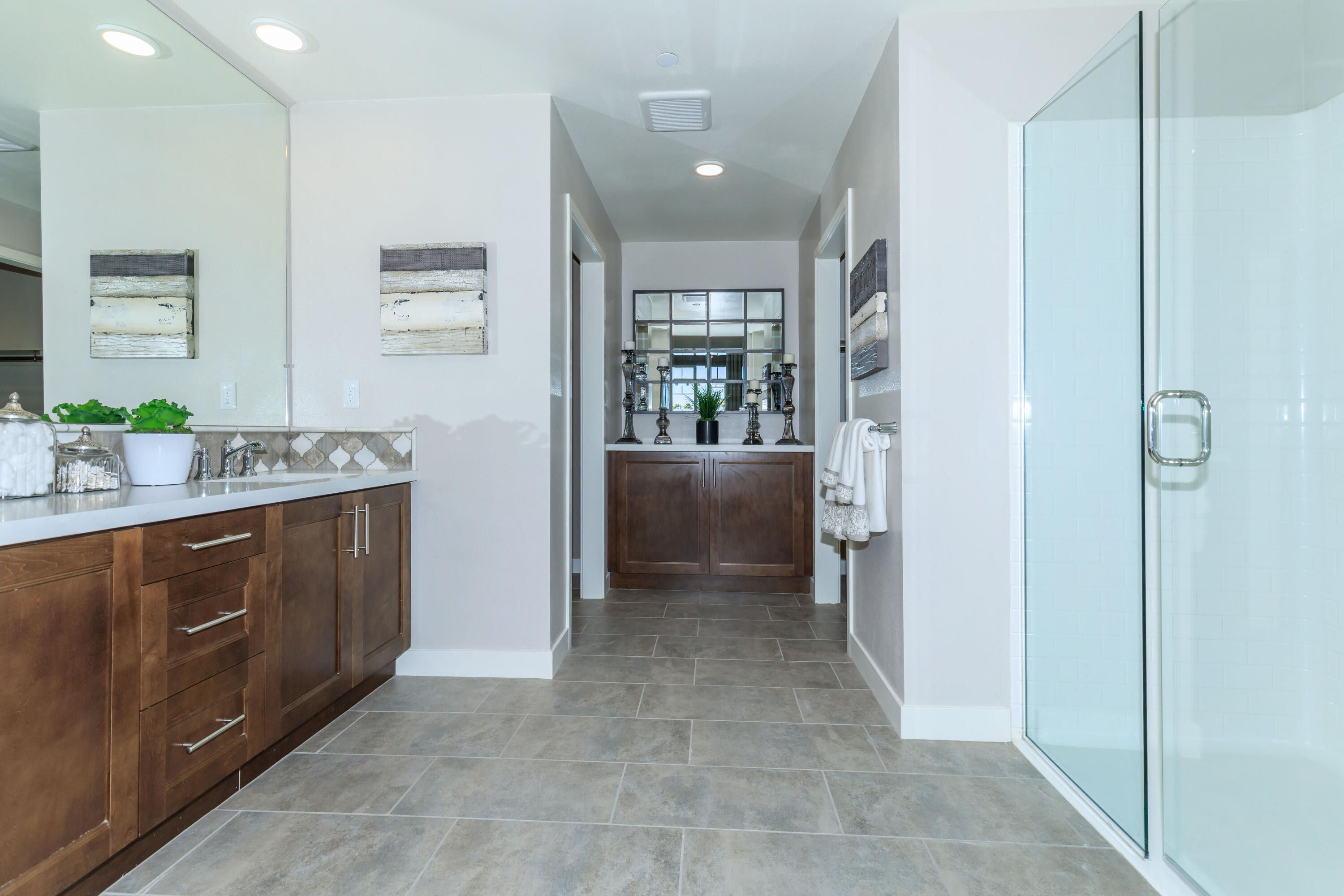 2850 Wagon Wheel Road, Unit 202 Oxnard, CA 93036 - Photo 6 of 18 Plan 2 Master Bath