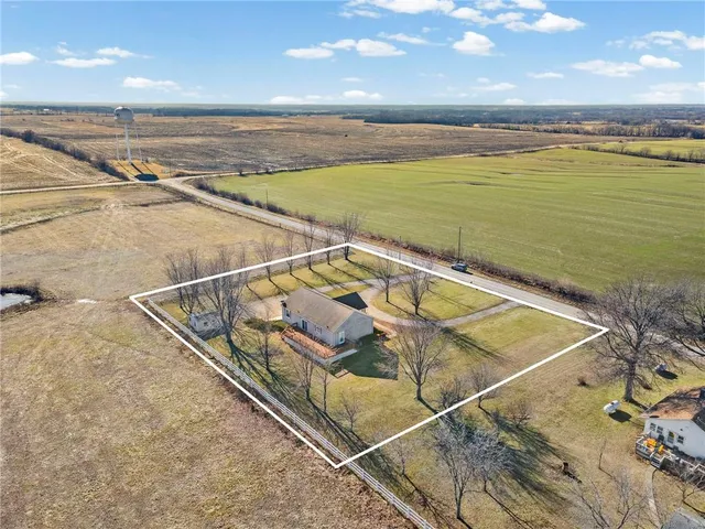 $310,000 | 8800 Southwest Jersey Lane, Polo, MO 64671