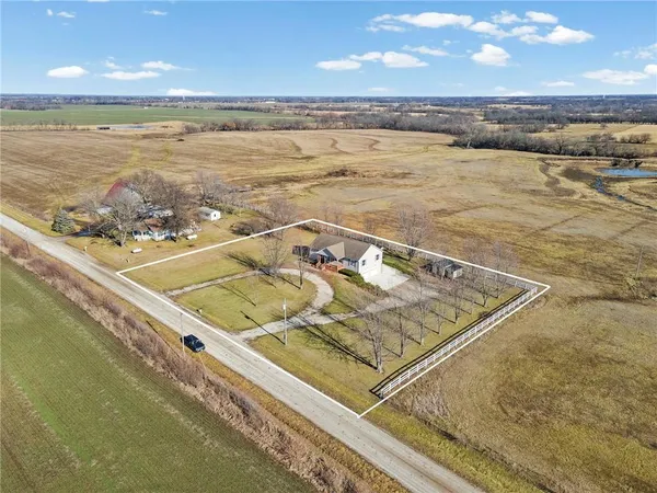 $295,000 | 8800 Southwest Jersey Lane, Polo, MO 64671