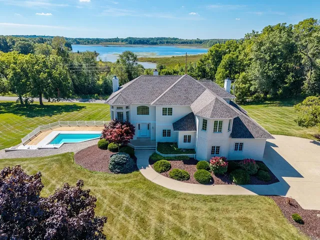 $785,000 | 1000 North 330 West, Angola, IN 46703