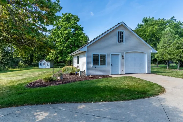 $785,000 | 1000 North 330 West, Angola, IN 46703