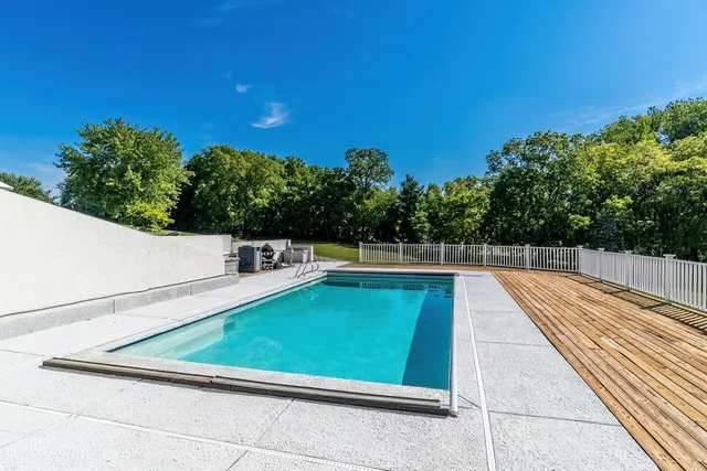 $785,000 | 1000 North 330 West, Angola, IN 46703