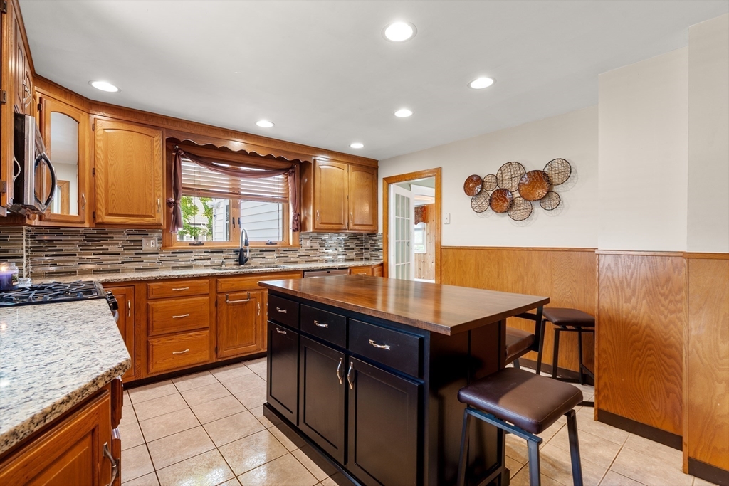 7 Coolidge Road Danvers, MA 01923 - Photo 8 of 38 Gallery Image 8