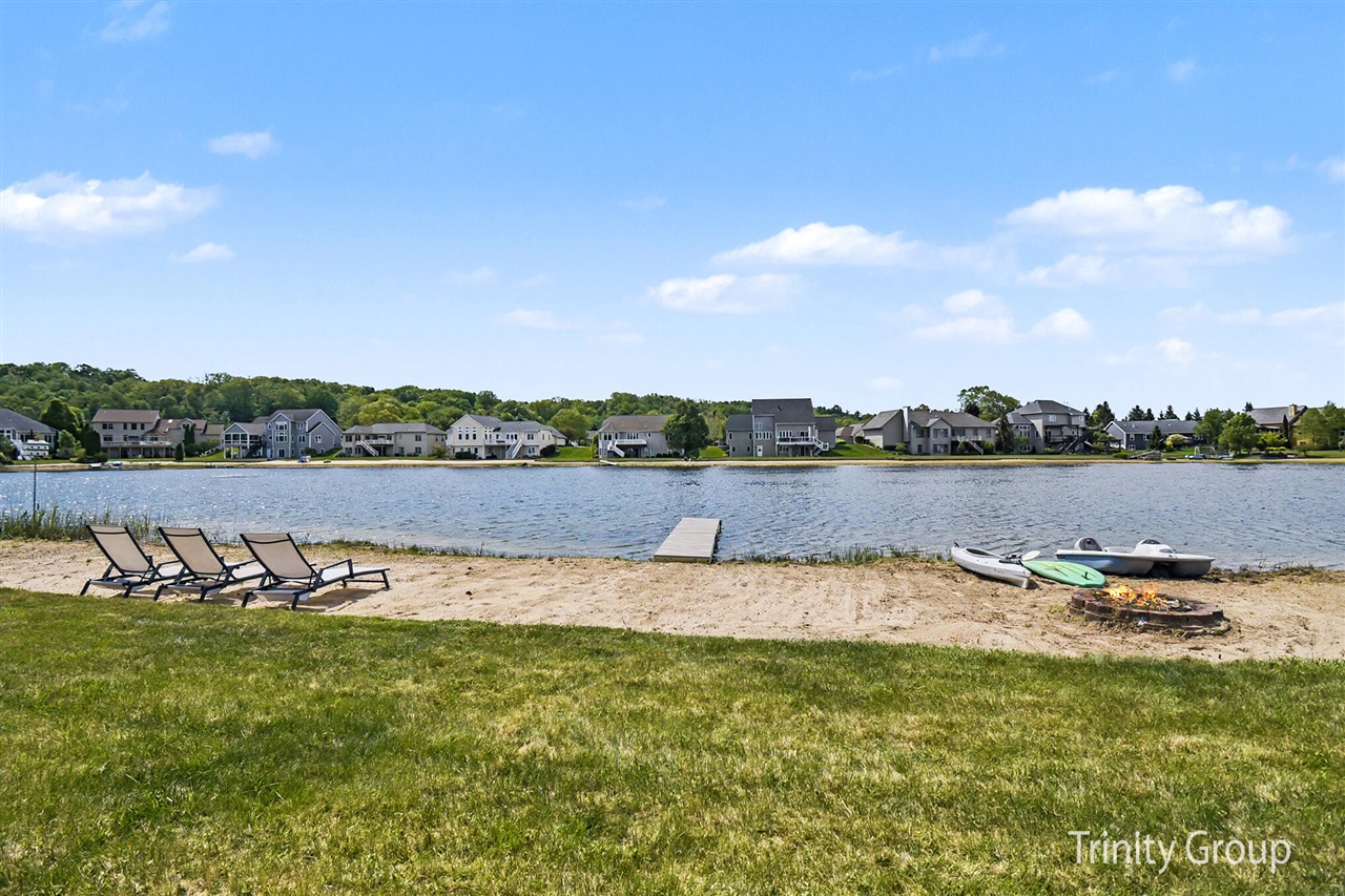 1554 Ponstein Drive Hudsonville, MI 49426 - Photo 2 of 48