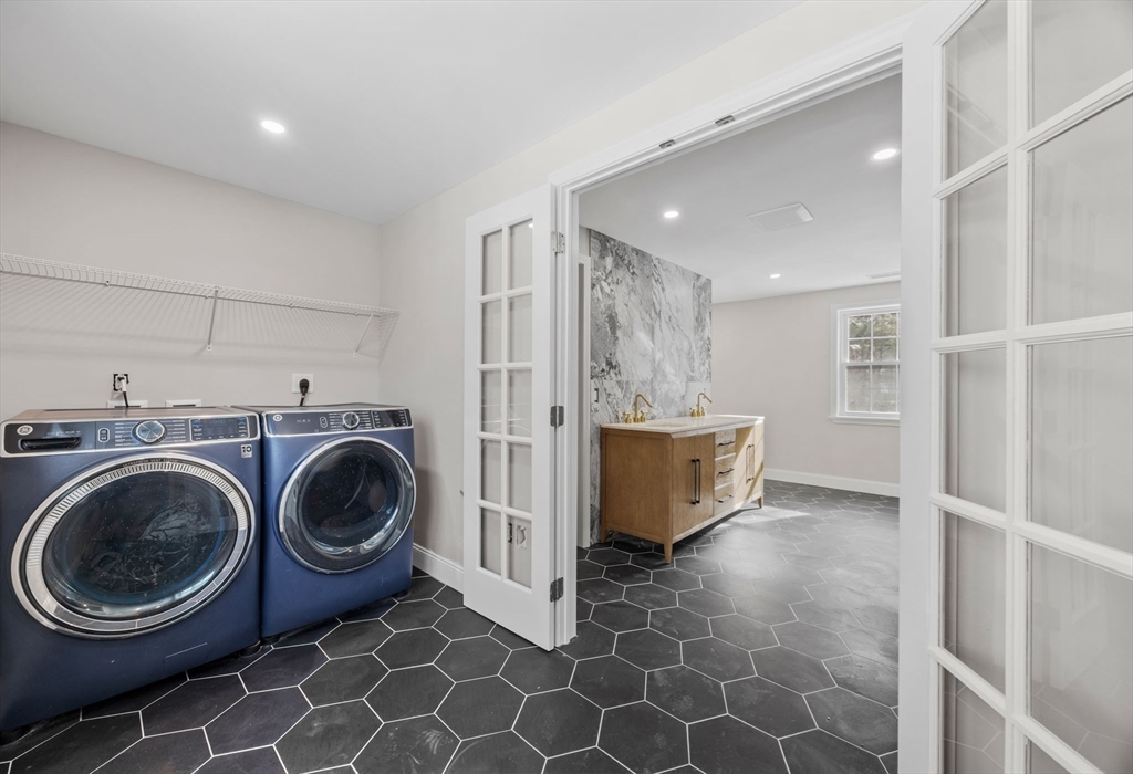 935 King Street Raynham, MA 02767 - Photo 30 of 41