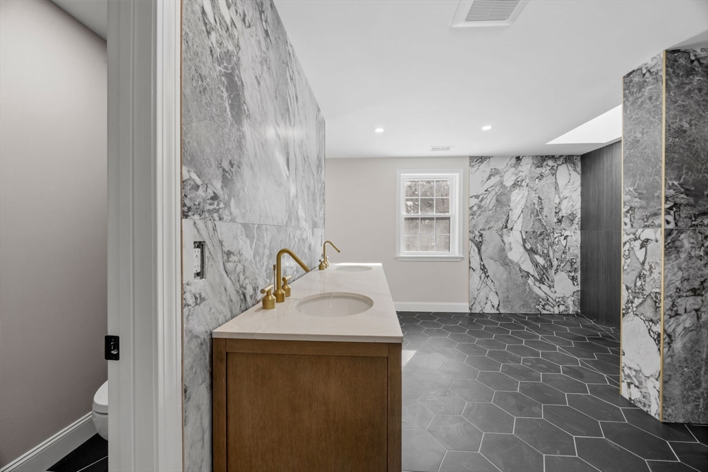 935 King Street Raynham, MA 02767 - Photo 34 of 41