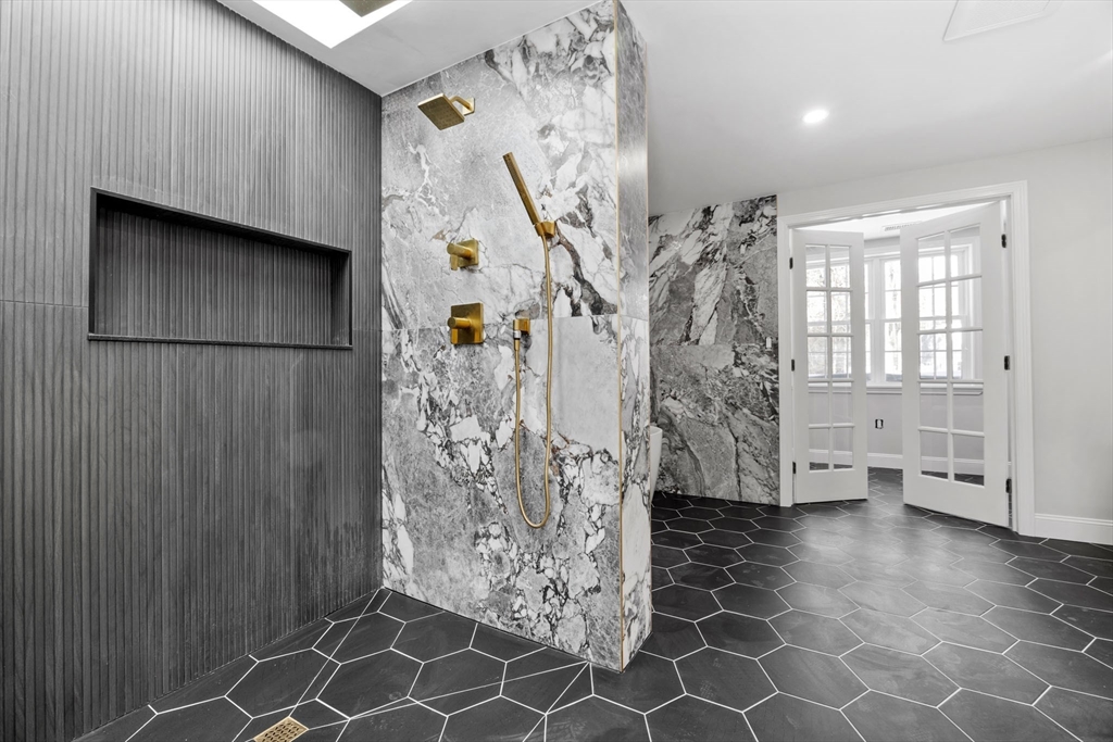 935 King Street Raynham, MA 02767 - Photo 36 of 41