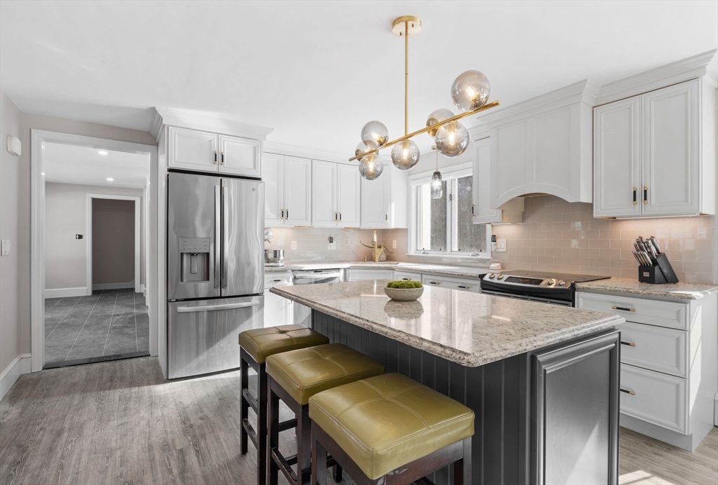 935 King Street Raynham, MA 02767 - Photo 10 of 41