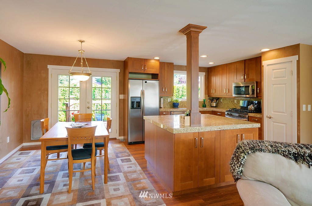 10834 Northeast 149th Street Bothell, WA 98011 - Photo 3 of 14