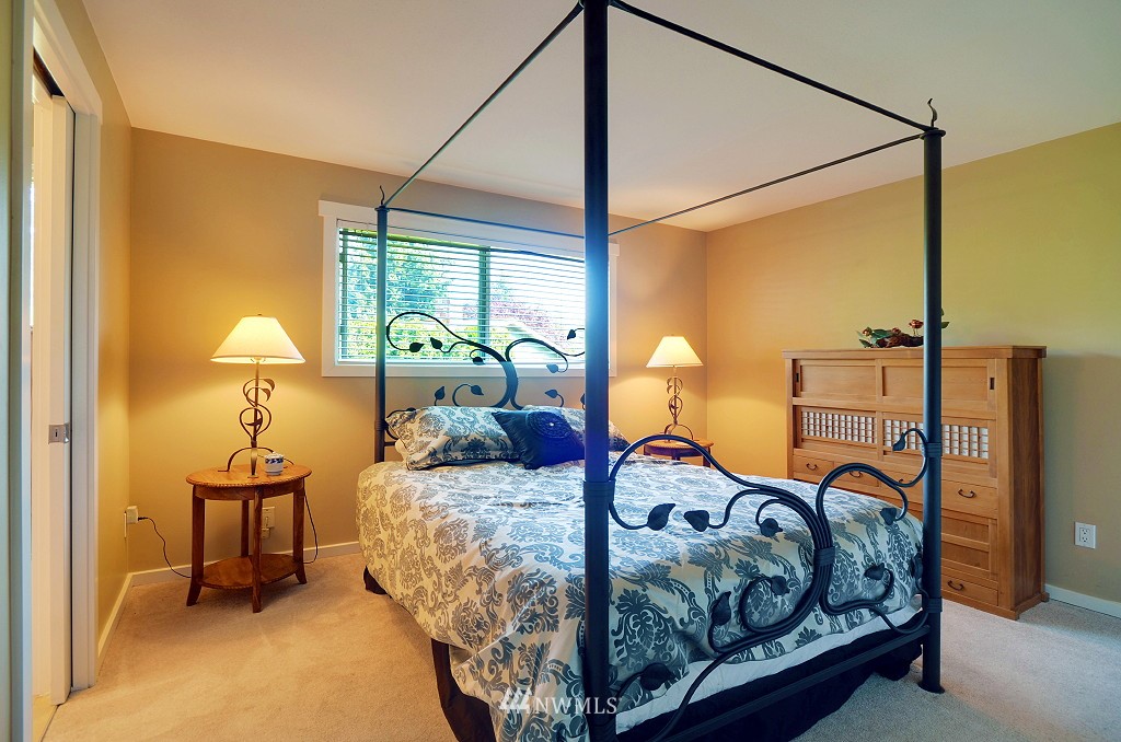 10834 Northeast 149th Street Bothell, WA 98011 - Photo 5 of 14