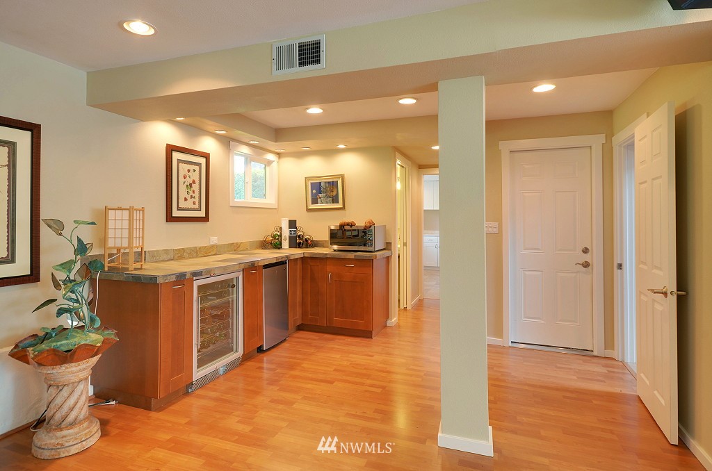 10834 Northeast 149th Street Bothell, WA 98011 - Photo 8 of 14