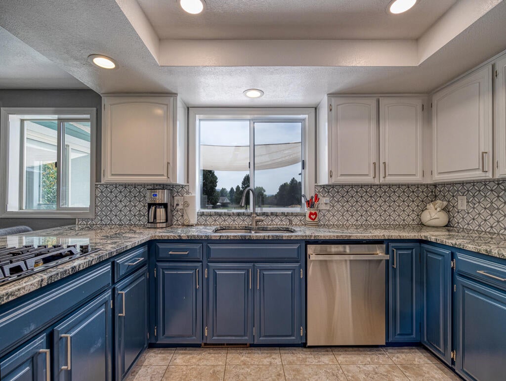 9144 Arant Road Klamath Falls, OR 97603 - Photo 13 of 39 Arant-13