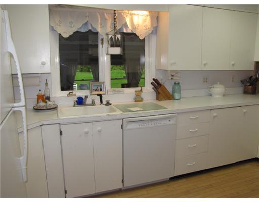 23 Westwood Road Augusta, ME 04330 - Photo 4 of 23 Kitchen. Fully applicanced kitchen.