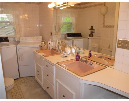 23 Westwood Road Augusta, ME 04330 - Photo 7 of 23 Bathroom. Tile bath.