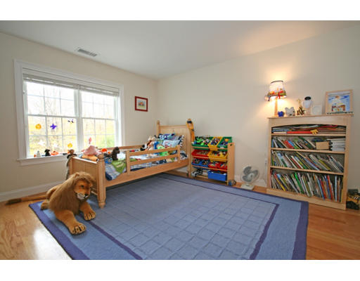 81 Cedar Street Lexington, MA 02421 - Photo 17 of 30