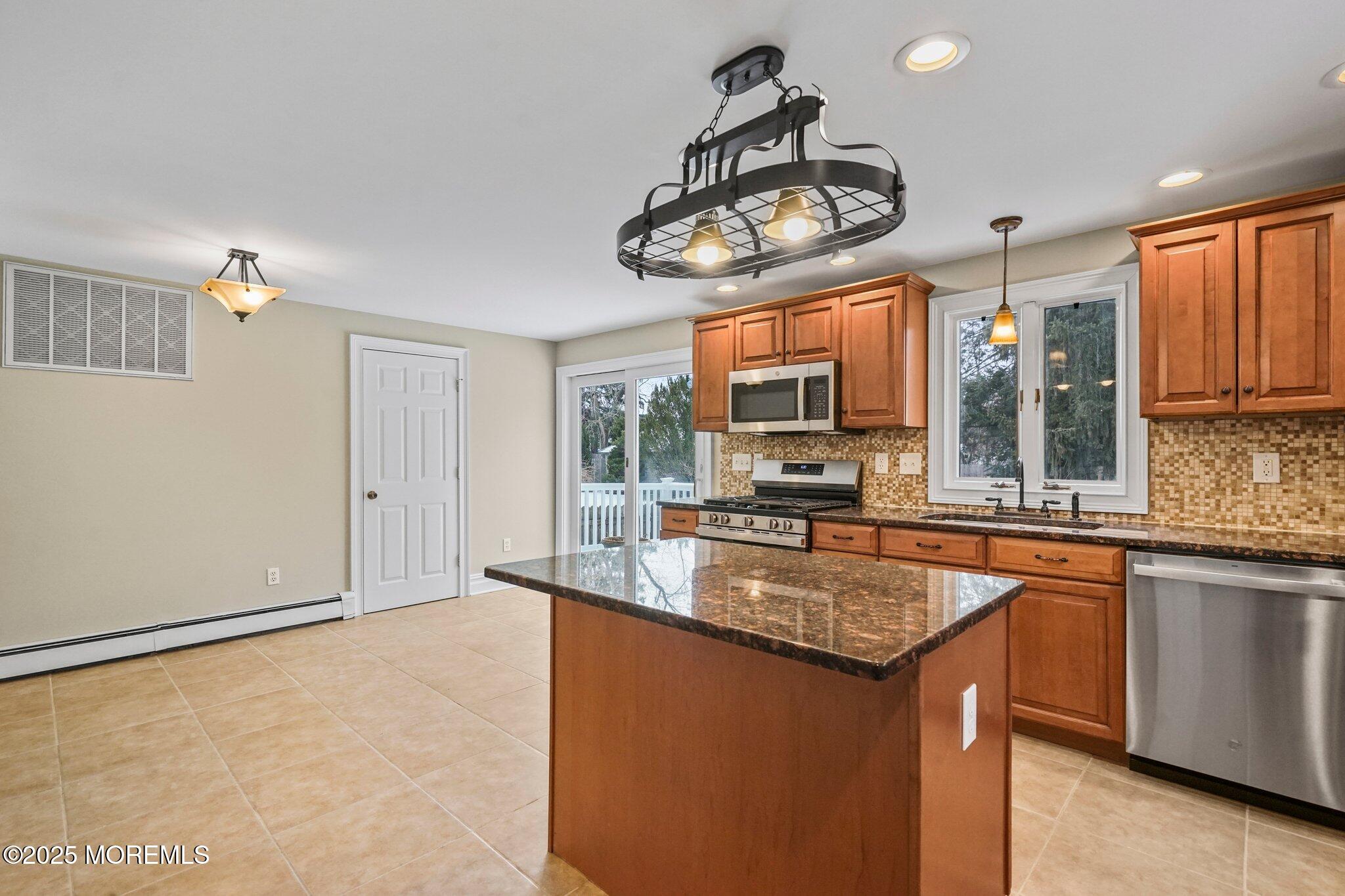 328 Main Street Matawan, NJ 07747 - Photo 7 of 23 Kitchen