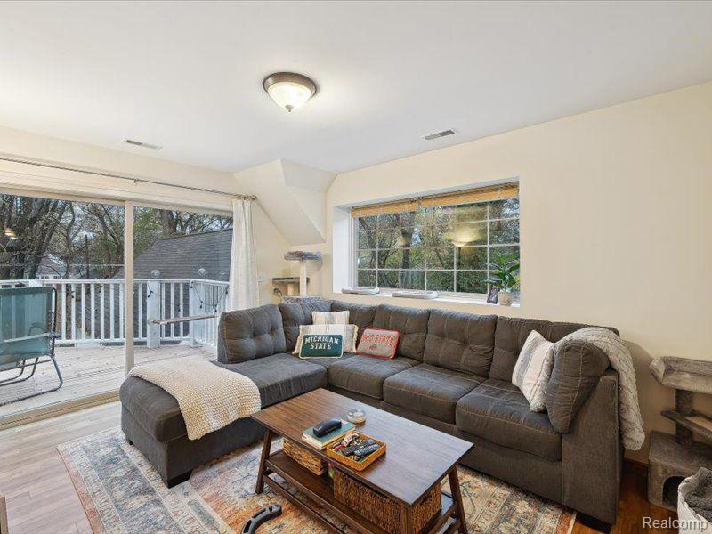 866 Rivard Boulevard Grosse Pointe, MI 48230 - Photo 29 of 53