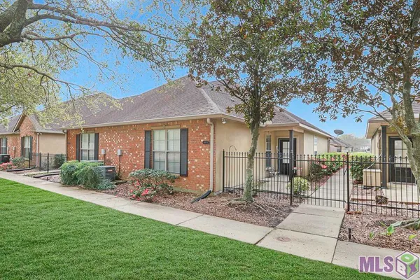 $218,000 | 9124 Old Hammond Highway, Unit 7, Baton Rouge, LA 70809