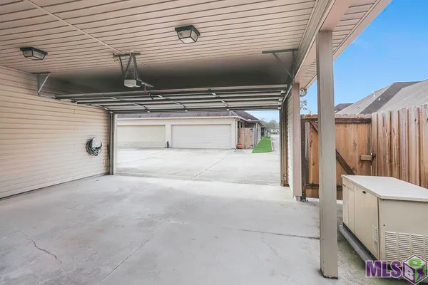 $218,000 | 9124 Old Hammond Highway, Unit 7, Baton Rouge, LA 70809