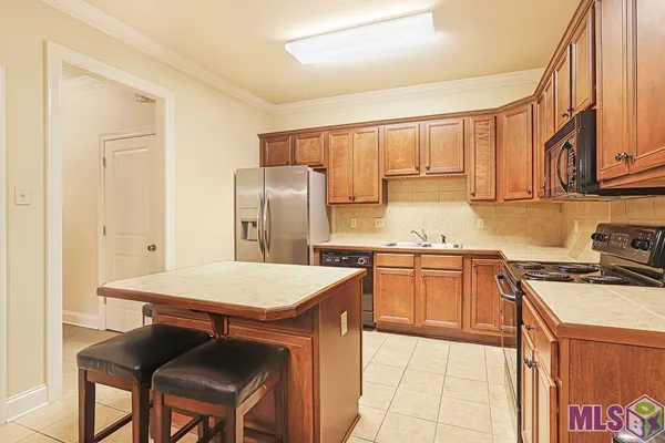 $218,000 | 9124 Old Hammond Highway, Unit 7, Baton Rouge, LA 70809