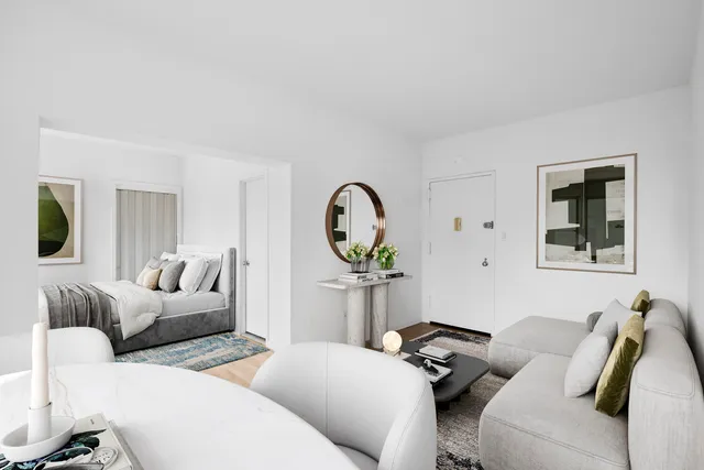 $725,000 | 104 West 70th Street, Unit 5F | Upper West Side