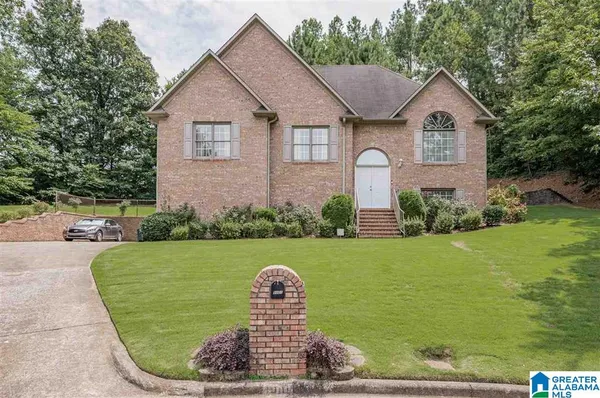 $259,900 | 1001 Parkwood Circle, Birmingham, AL 35215
