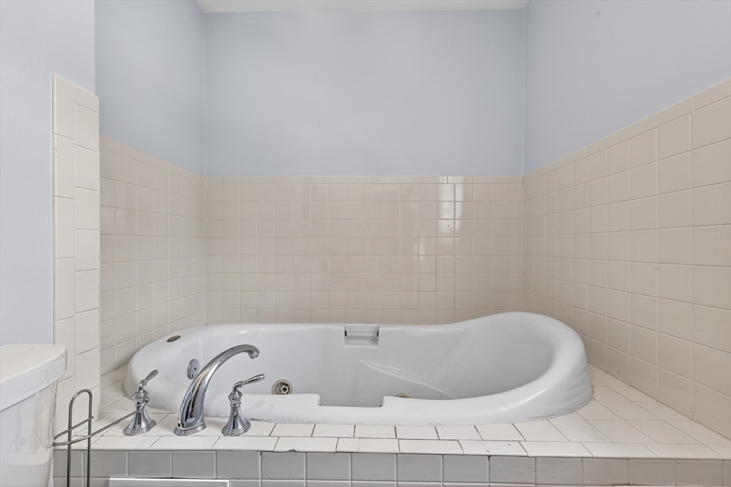 3 Oakleaf Circle Worcester, MA 01603 - Photo 25 of 32