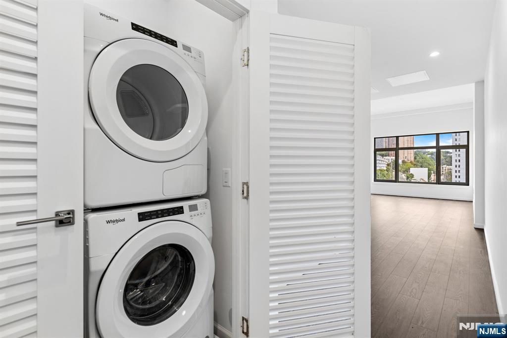 143 Old River Road, Unit 601 Edgewater, NJ 07020 - Photo 10 of 27 Gallery Image 10