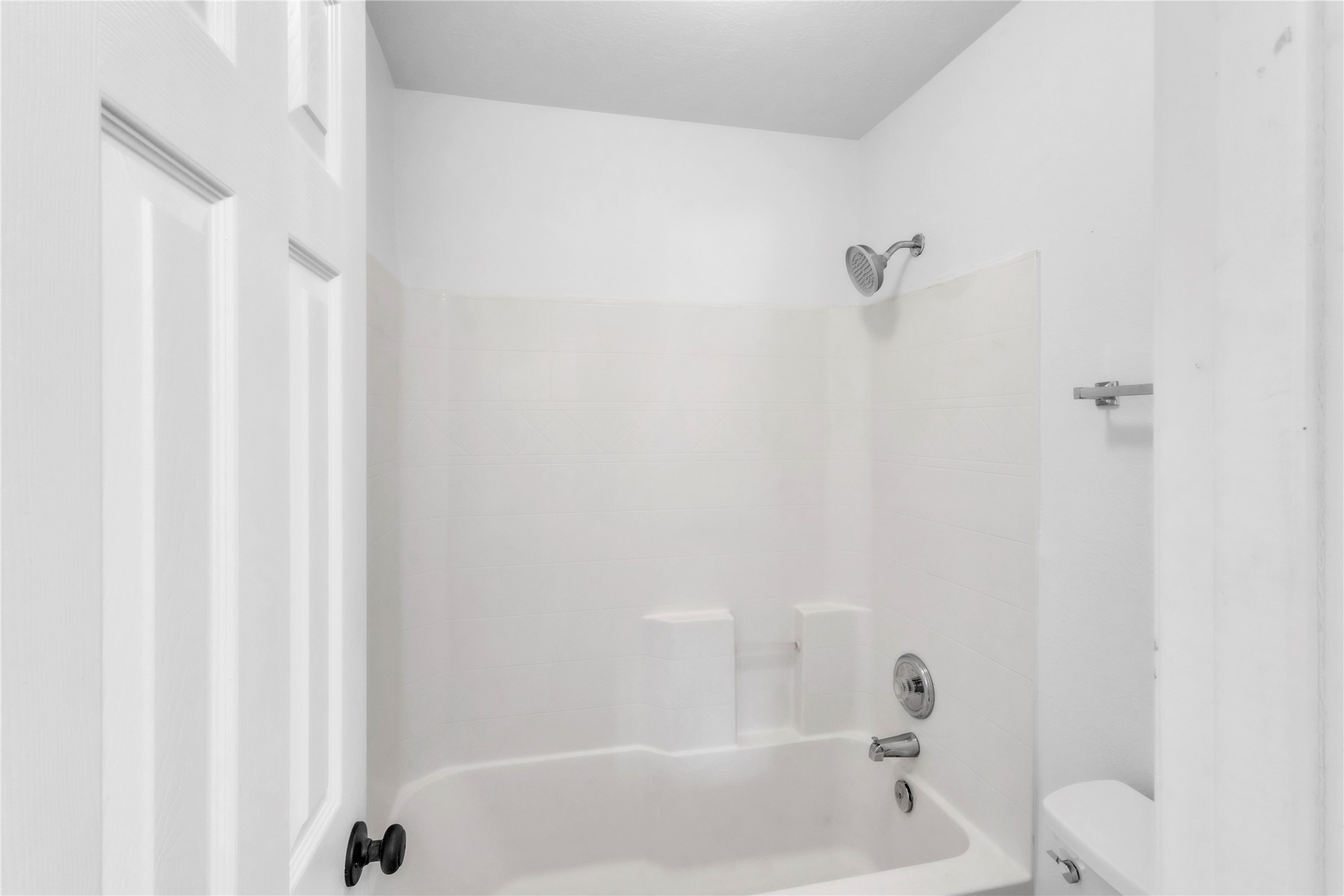 18027 Oak Orchard Lane Cypress, TX 77433 - Photo 30 of 37 a bathroom with a bathtub