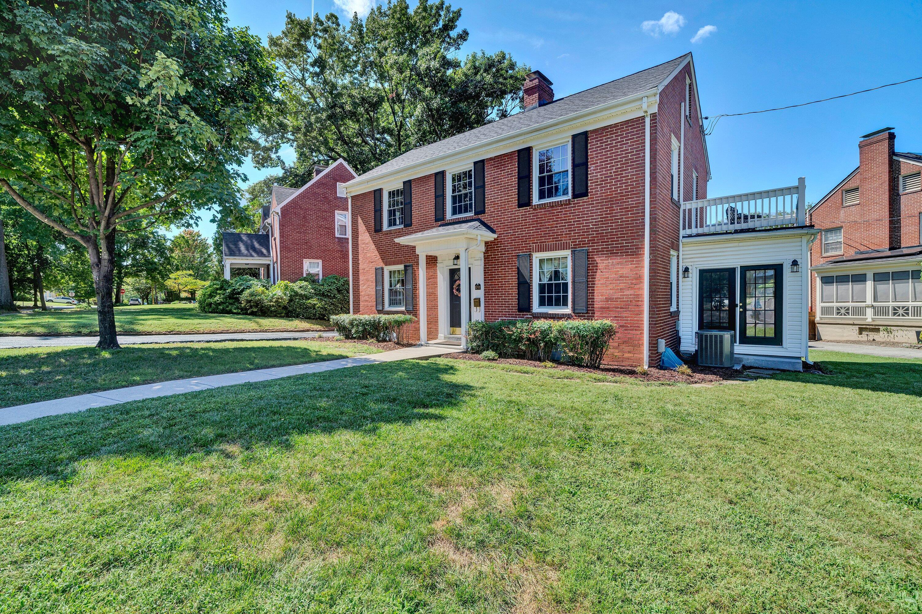 1701 Mt Vernon Road Southwest Roanoke, VA 24015 - Photo 2 of 48 VSM09282