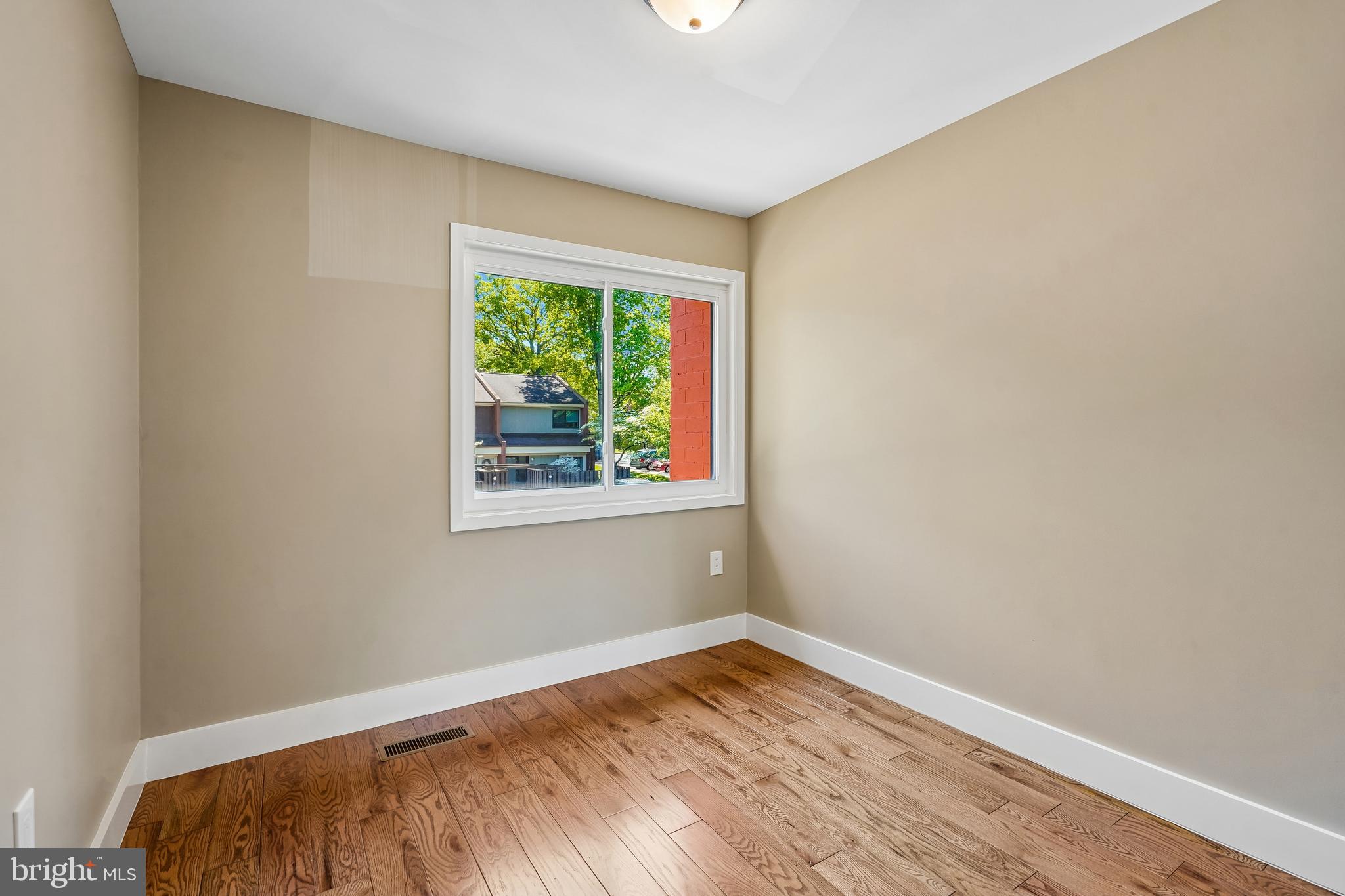 1309 Northgate Square Reston, VA 20190 - Photo 20 of 44 Bedroom 2