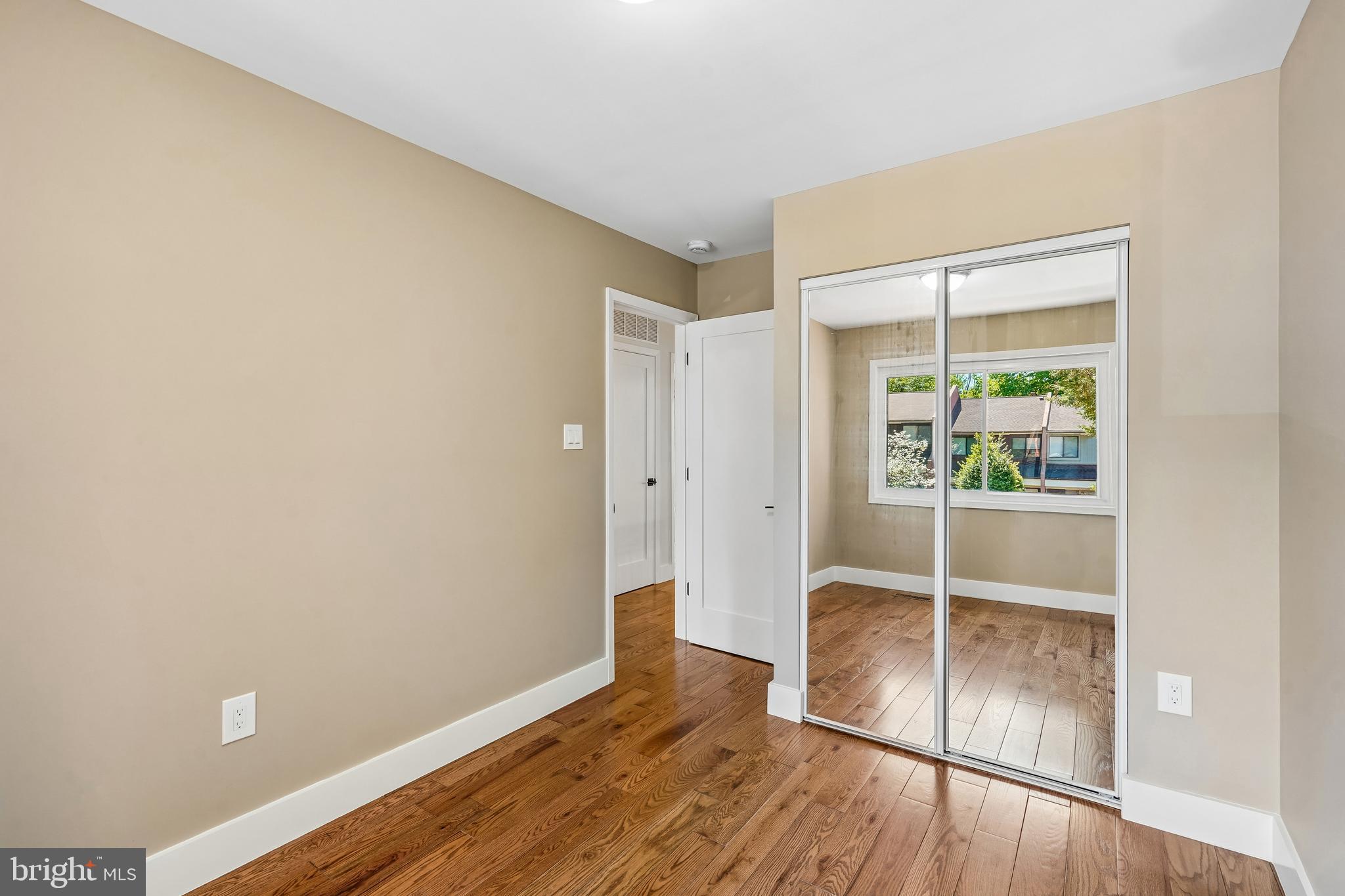 1309 Northgate Square Reston, VA 20190 - Photo 26 of 44 Bedroom 3