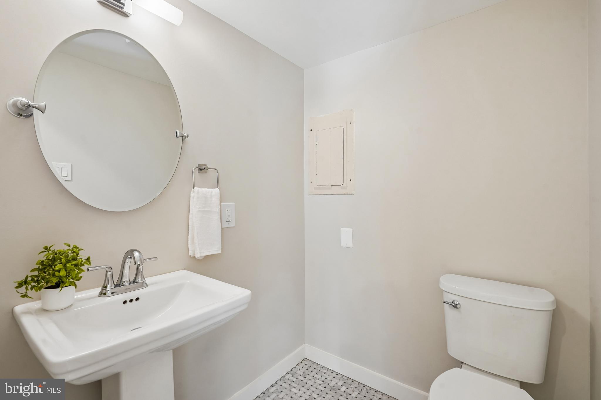 1309 Northgate Square Reston, VA 20190 - Photo 5 of 44 Powder room