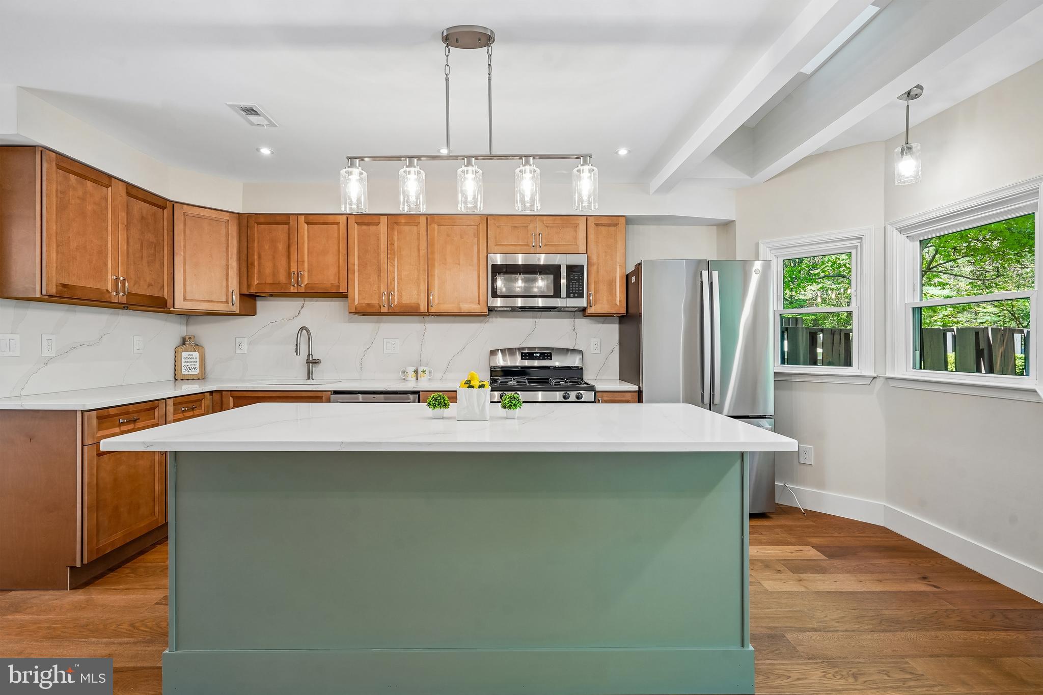 1309 Northgate Square Reston, VA 20190 - Photo 9 of 44 Kitchen