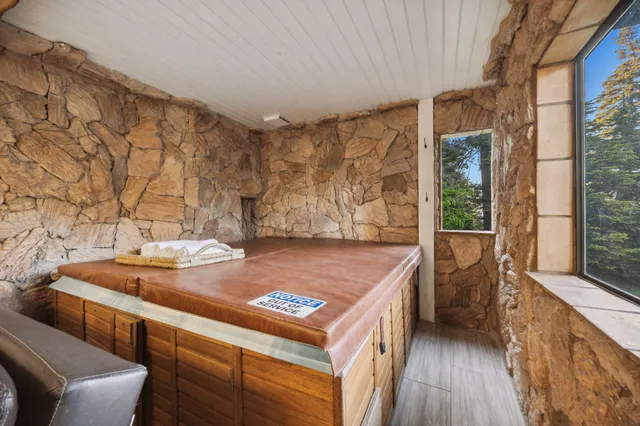 $750,000 | 745 Kings Court, Lake Arrowhead, CA 92352